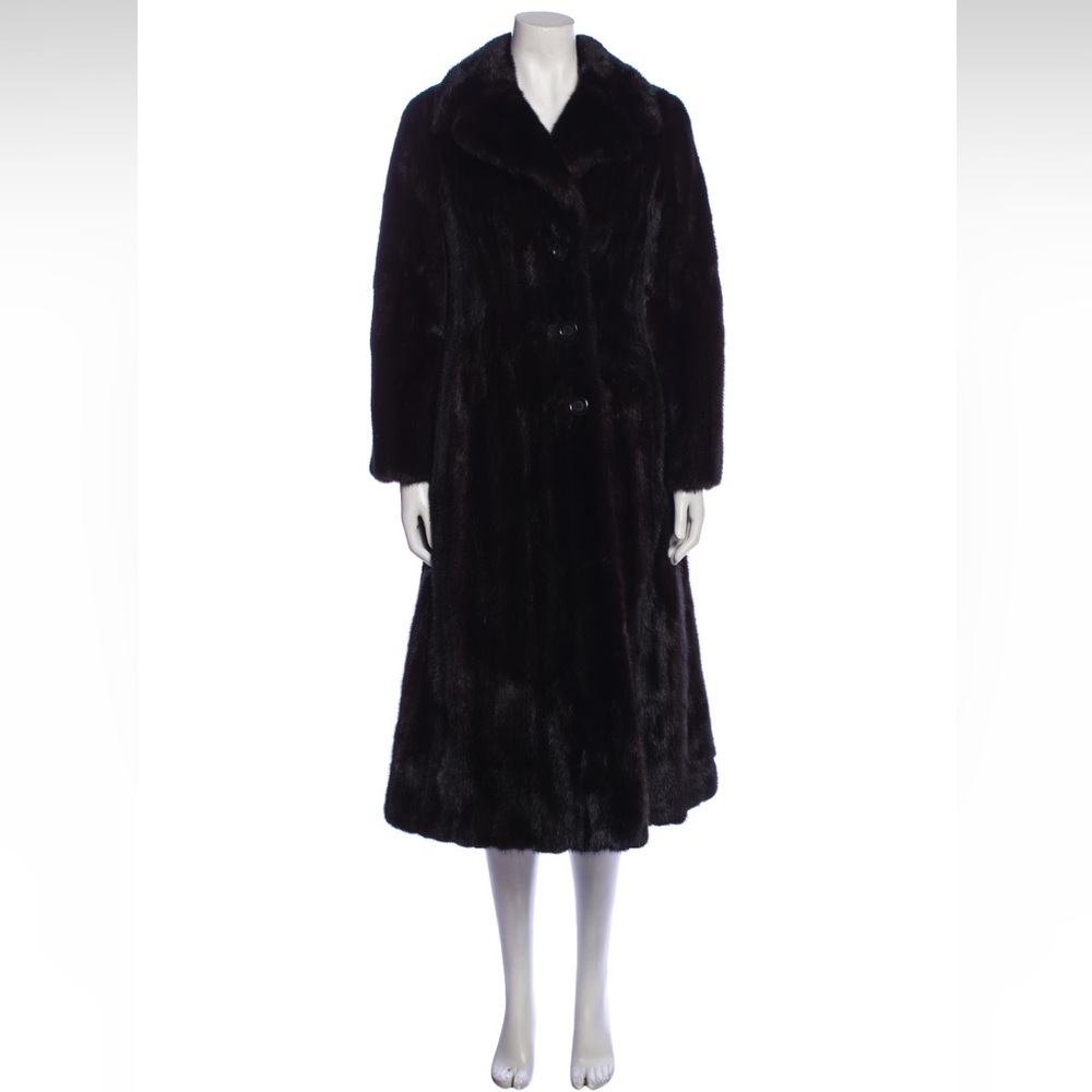 Long mink coat: black and brown colors